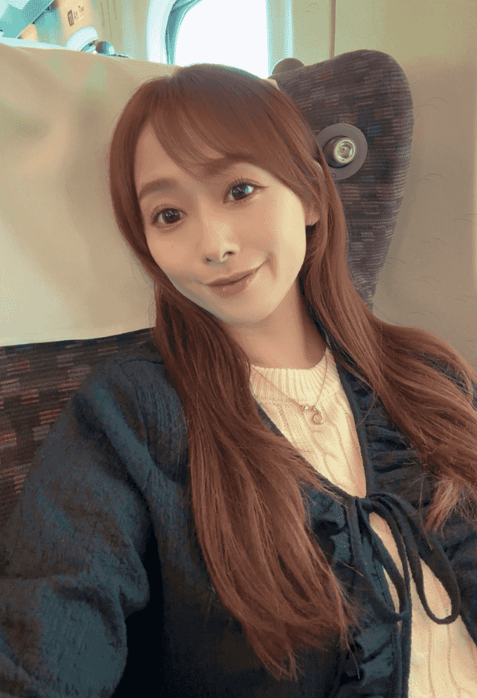 白石茉莉奈图片